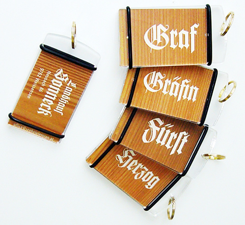 Schlüsselanhänger im Holzdesign